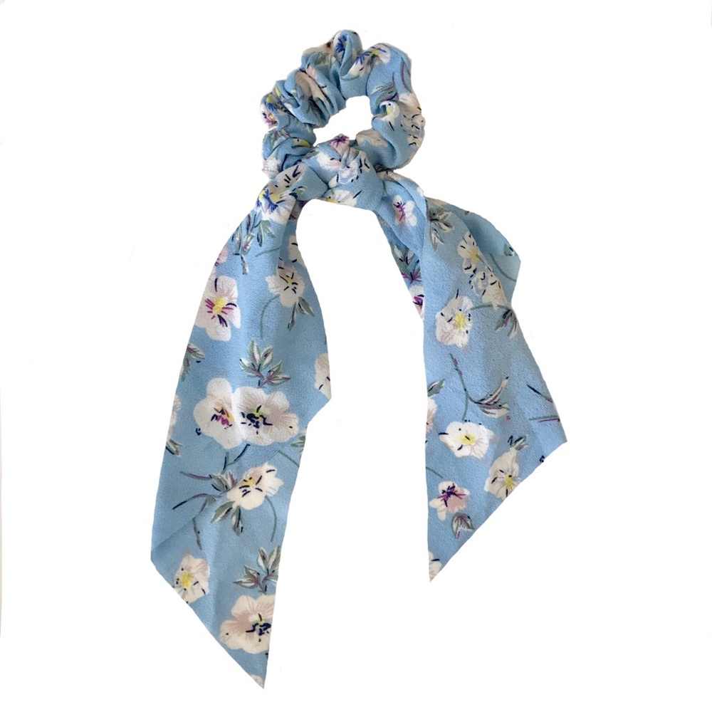 🆕 blue floral scrunchie with hair scarf